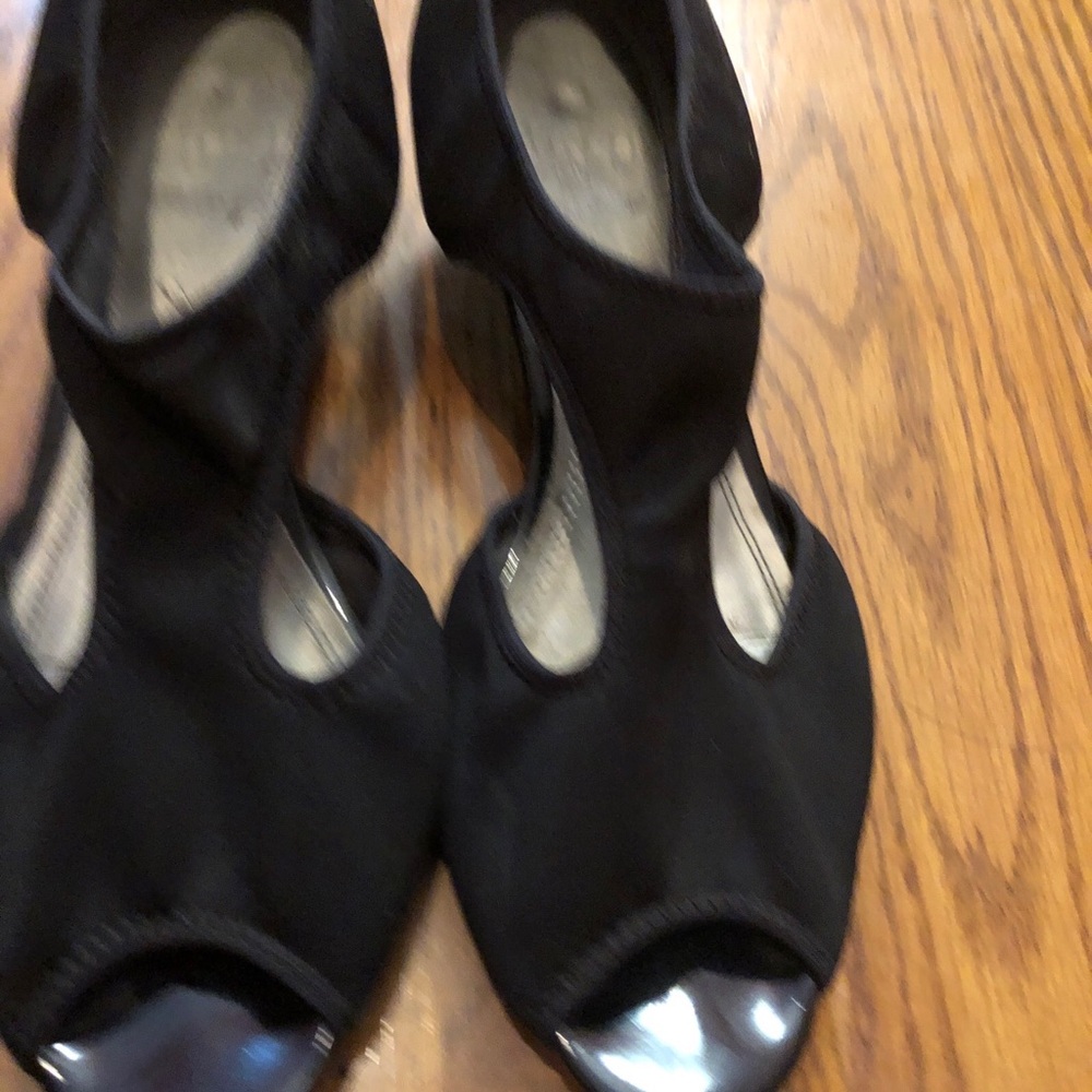 Elegant Black Women's Shoes